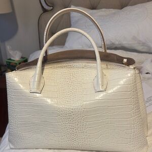 Elegant Cream Crocodile-Embossed Women's Bag